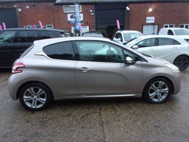 2012 Peugeot 208 1.4 VTi Allure 3dr