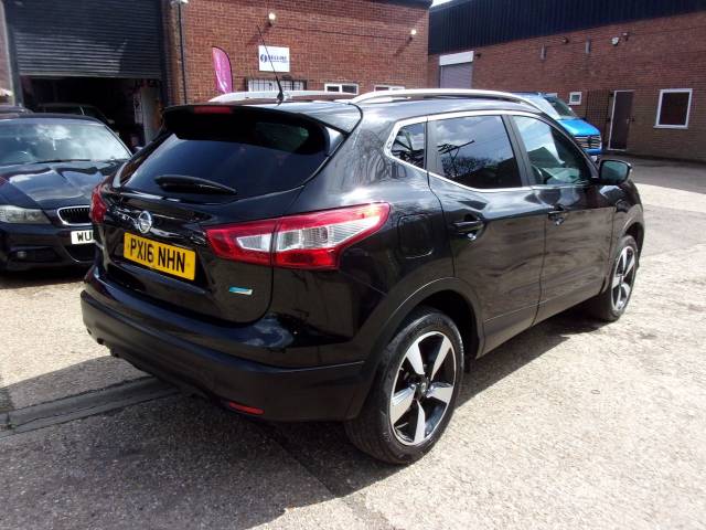 2016 Nissan Qashqai 1.5 dCi N-Connecta 5dr