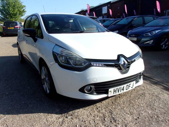 Renault Clio 1.2 16V Dynamique MediaNav 5dr Hatchback Petrol White