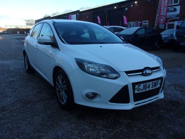 Ford Focus 1.6 TDCi 115 Titanium Navigator 5dr Hatchback Diesel White