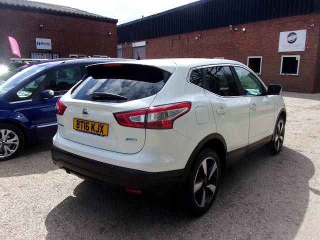 2016 Nissan Qashqai 1.5 dCi N-Connecta 5dr