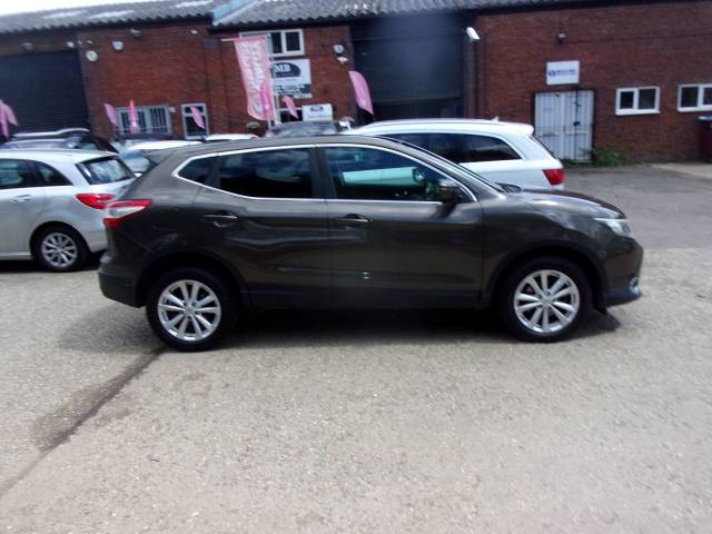 2014 Nissan Qashqai 1.6 dCi Acenta Premium 5dr 4WD