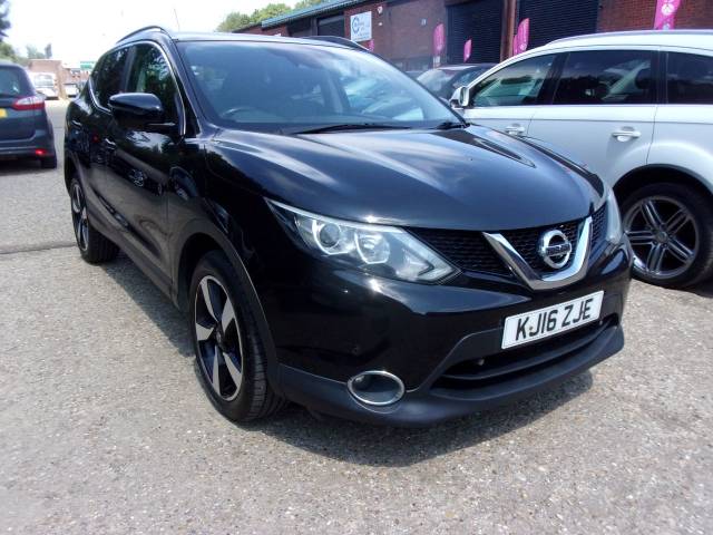 Nissan Qashqai 1.5 dCi N-Connecta 5dr Hatchback Diesel Black
