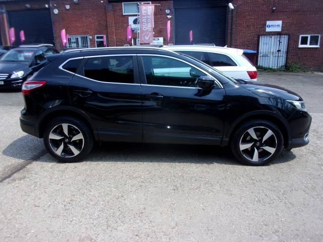 2016 Nissan Qashqai 1.5 dCi N-Connecta 5dr