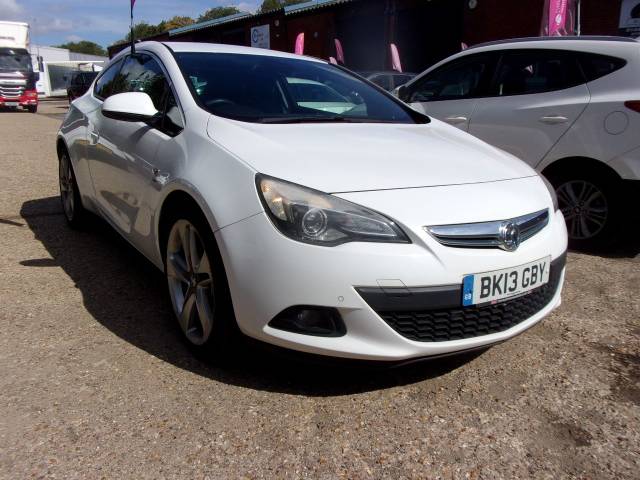 Vauxhall Astra GTC 2.0 CDTi 16V SRi 3dr Hatchback Diesel White